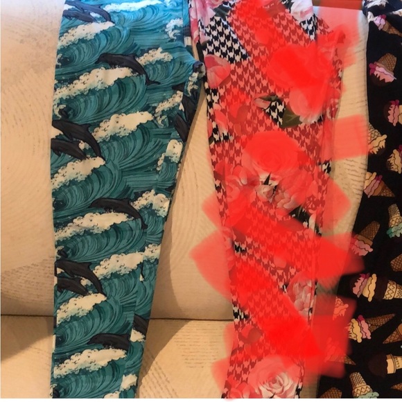 LOOK! Lularoe One Size leggings. 20+ different patterns available! 1 tween size - Picture 15 of 15